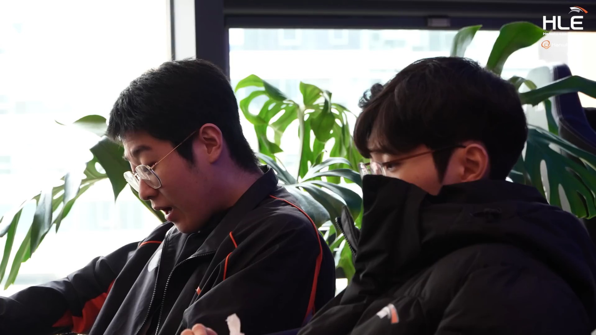 包含KT轻取HLE,Crisp关键团战开团秒人强强对话半决赛,留下经典瞬间的词条 包含KT轻取HLE,Crisp关键团战开团秒人强强对话半决赛,留下经典瞬间的词条