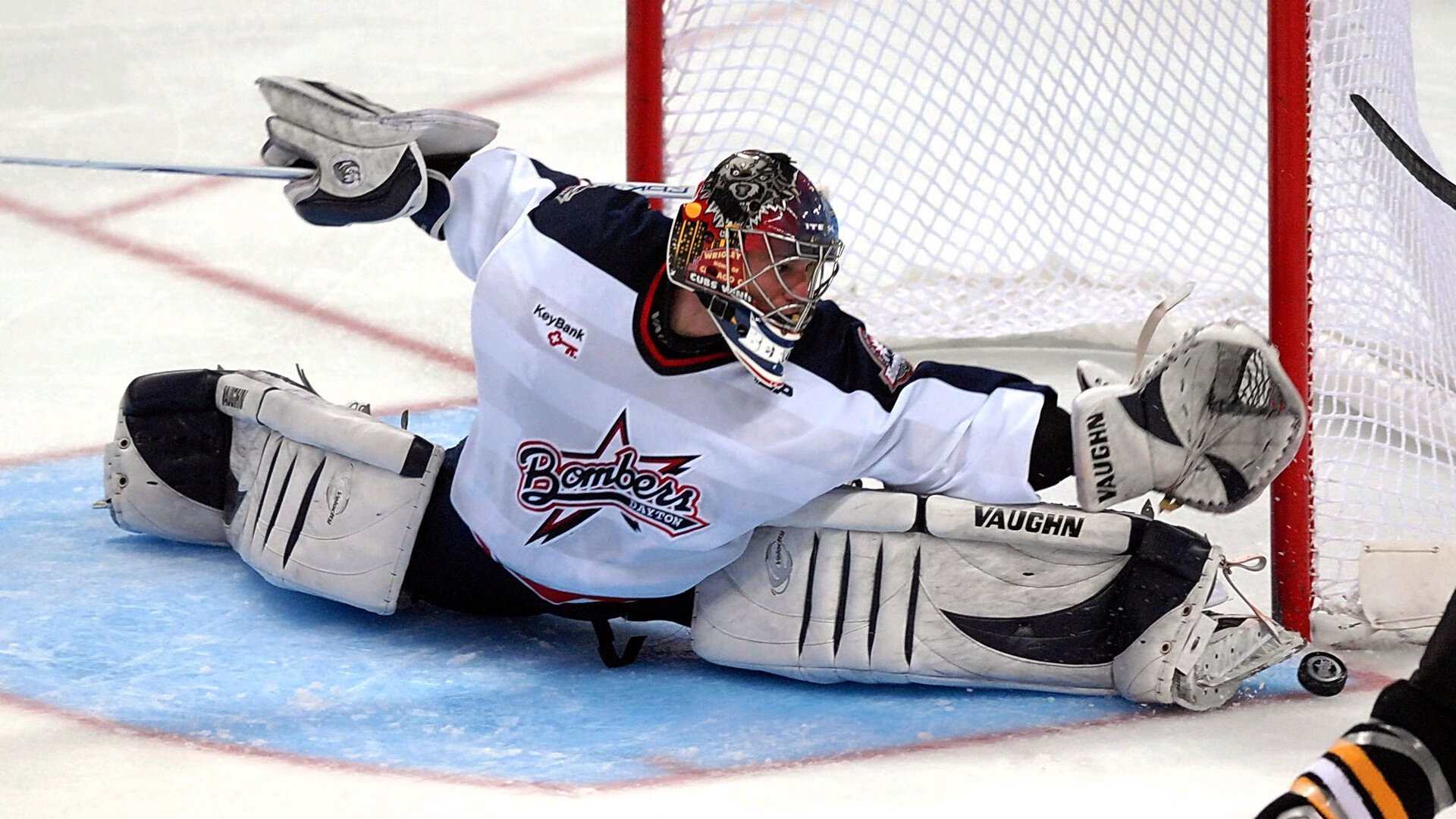 NBA季后赛之夜，足球巨星迪巴拉关键进球定乾坤，体育的跨界魅力