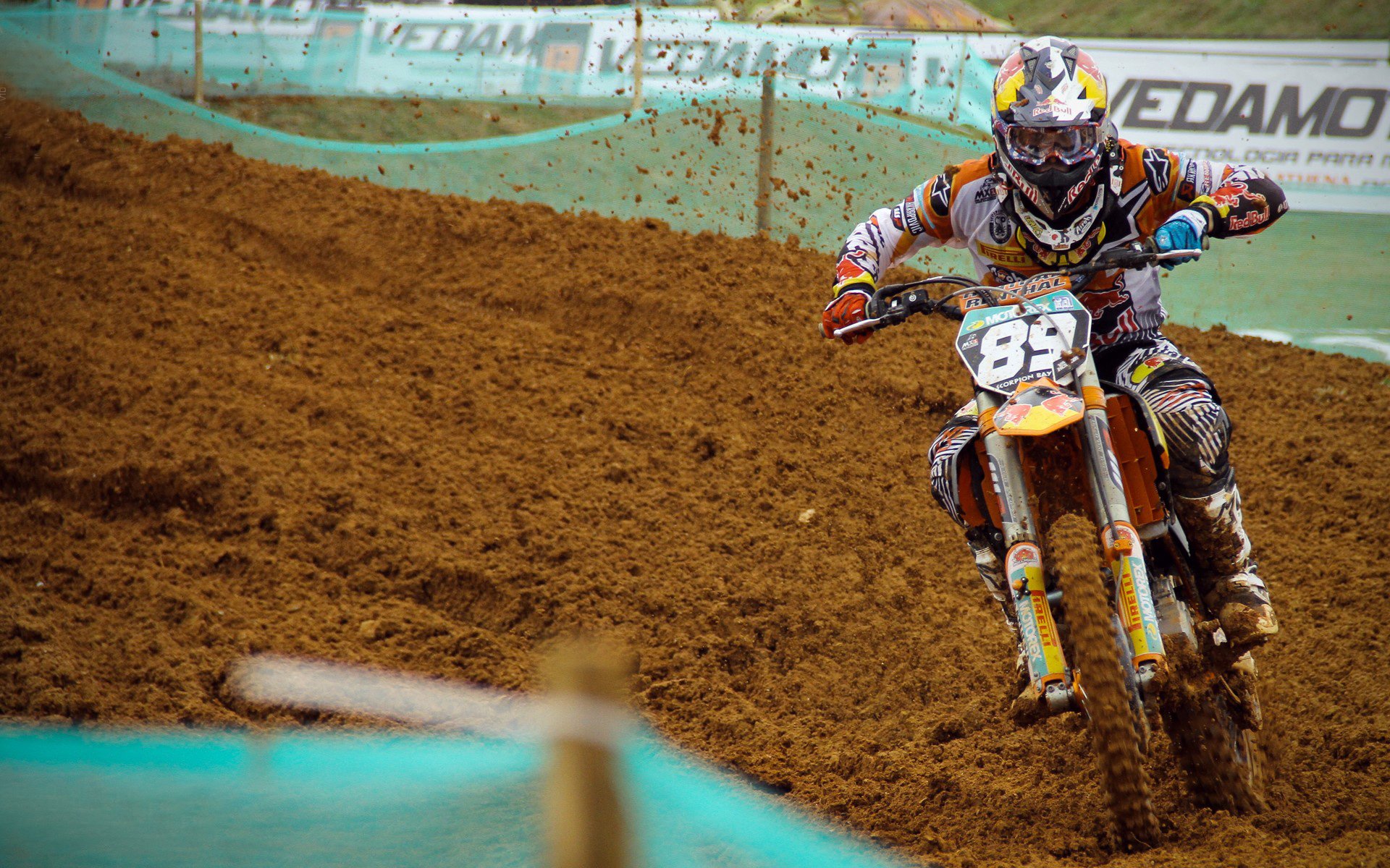 硬仗炼真金,从戈麦斯的一战封神,看现代足球的关键先生哲学